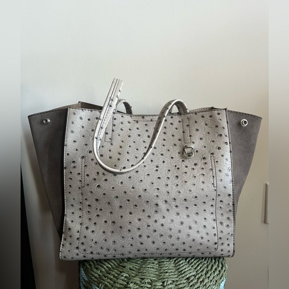 Banana Republic Cow-Leather Expandable Tote Bag - Picture 4 of 16